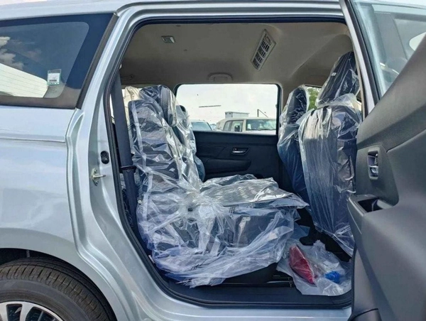 Suzuki Ertiga SUZUKI ERTIGA GLX 2024 A/T 1.5L 4CY PETROL SILVER full