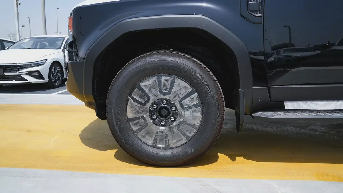 Toyota Prado all rounder 2.4 basic with sunroof 2026 | Brand New | GCC Specs-8-8