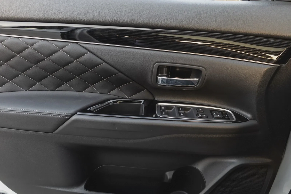 Mitsubishi Outlander / Airtek 2022-11-11