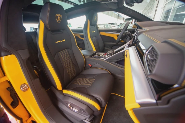 Lamborghini Urus S | 2024 | 1000 km | Under warranty
