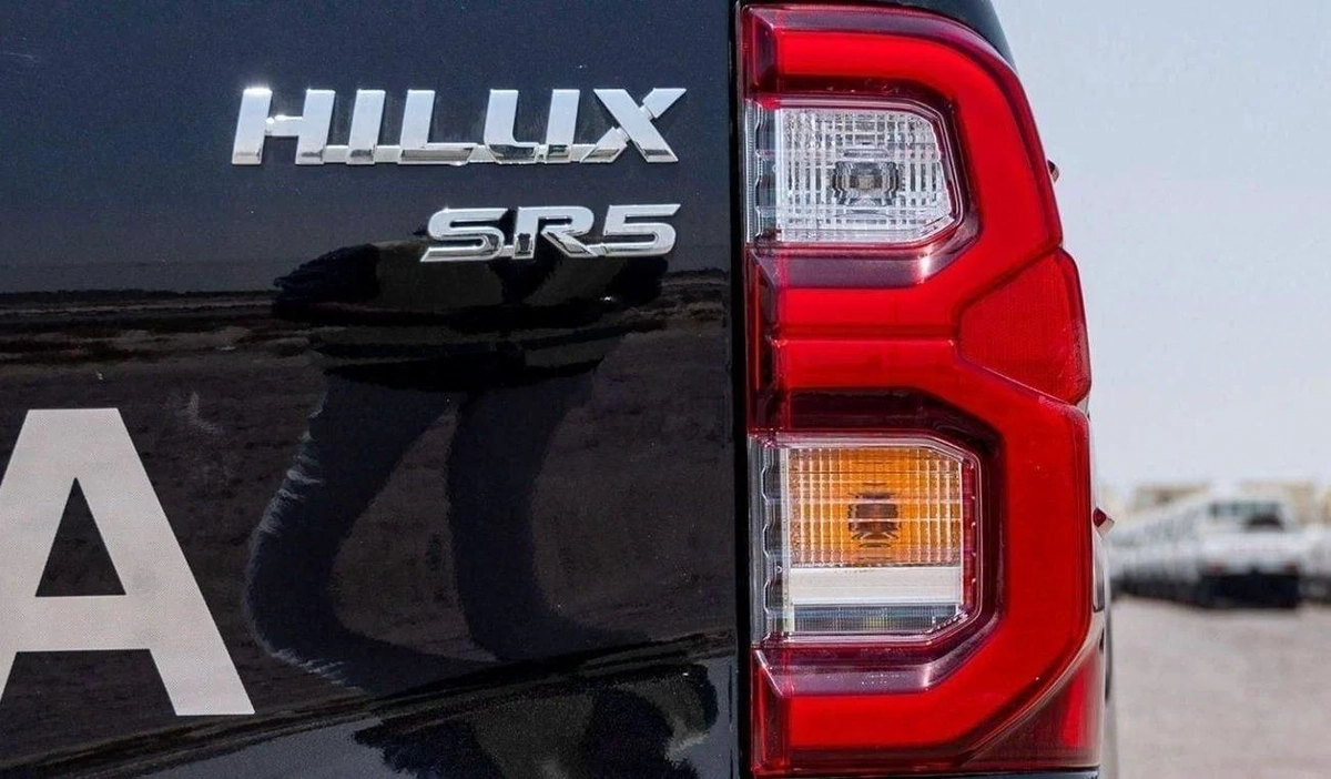Toyota Hilux TOYOTA HILUX  2.4 diesel Automatic full options-5-5