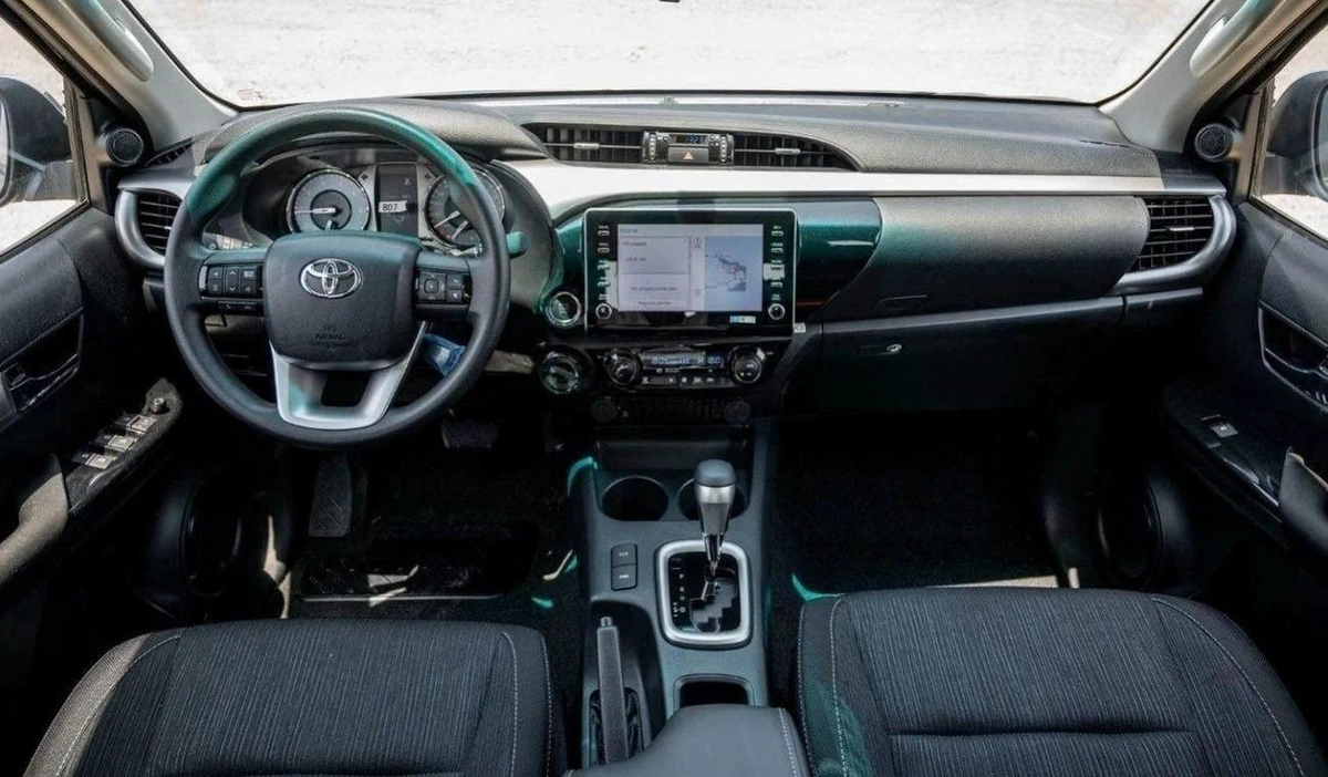 Toyota Hilux TOYOTA HILUX  2.4 diesel Automatic full options-9-9