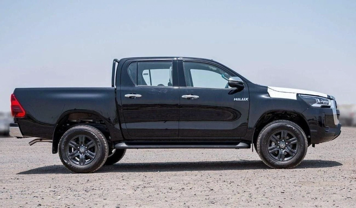 Toyota Hilux TOYOTA HILUX  2.4 diesel Automatic full options-8-8