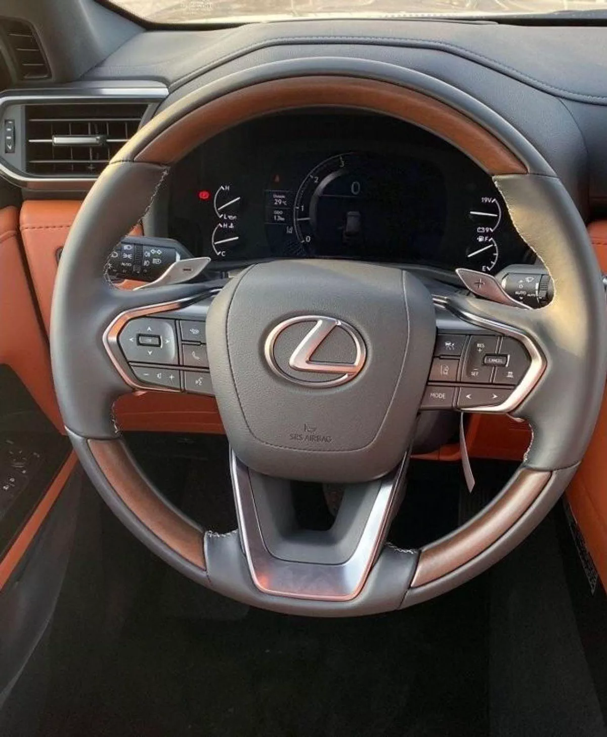 Lexus LX600 VIP LEXUS LX 600 VIP-- KURO--2022-16-0
