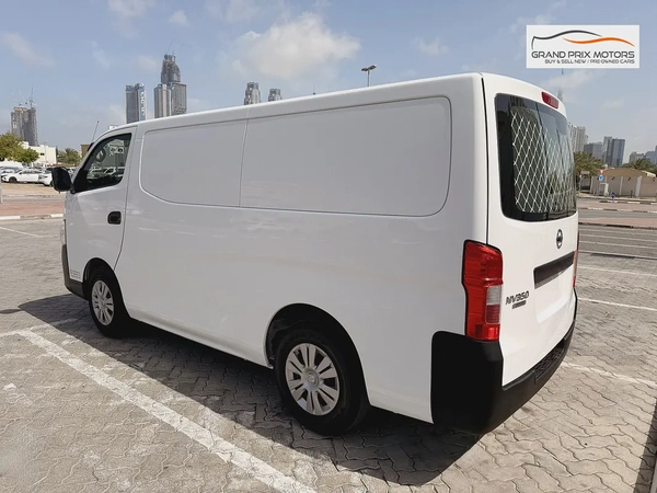 Nissan Urvan NV350 3 Seater AUTOMATIC 2022 Model GCC Specs With Service History In Perfect Condition