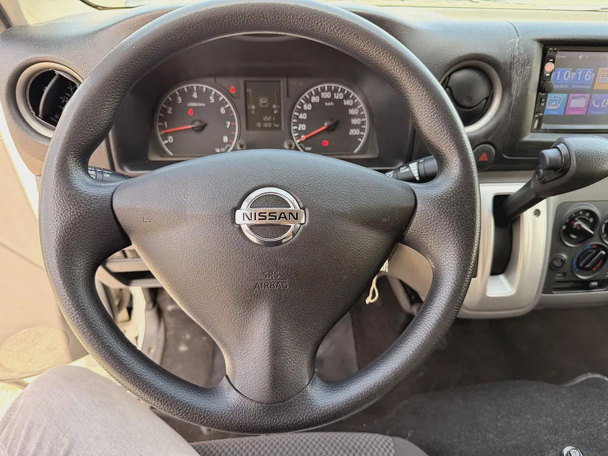 Nissan Urvan NV350 3 Seater AUTOMATIC 2022 Model GCC Specs With Service History In Perfect Condition-12-12