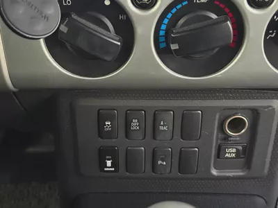 Toyota FJ Cruiser GكVXR 2014 GCC Specs - Pristine Condition-15