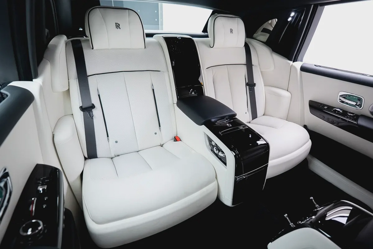 2026 ROLLS ROYCE PHANTOM | GCC | MAIN DEALER WARRANTY AND SERVICE | FULL OPTION-16-16