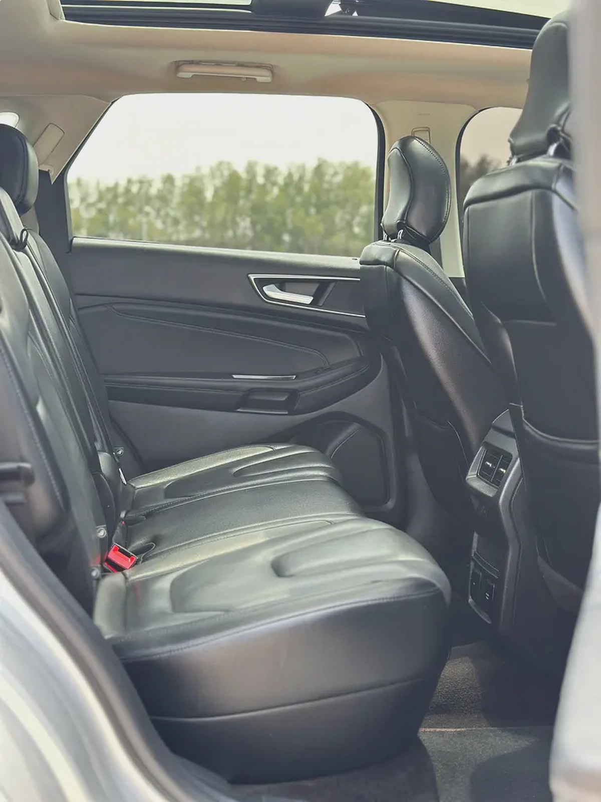 | 3.5L | Ford Edge Titanium V6 | 2018 | CLEAN CAR | 164,000 km | Silver / Black-15-15