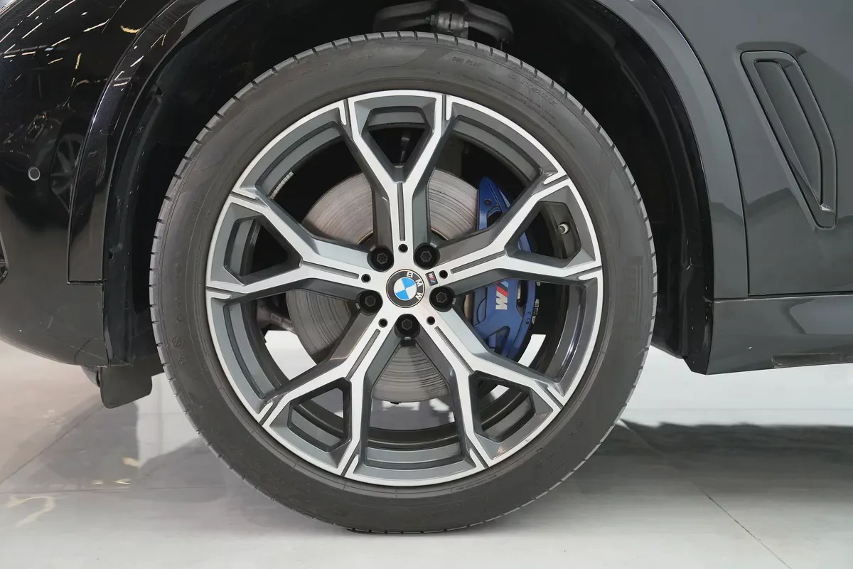 2023 BMW X5 xDrive40i M Sport GCC Specs - Pristine Condition-4-4