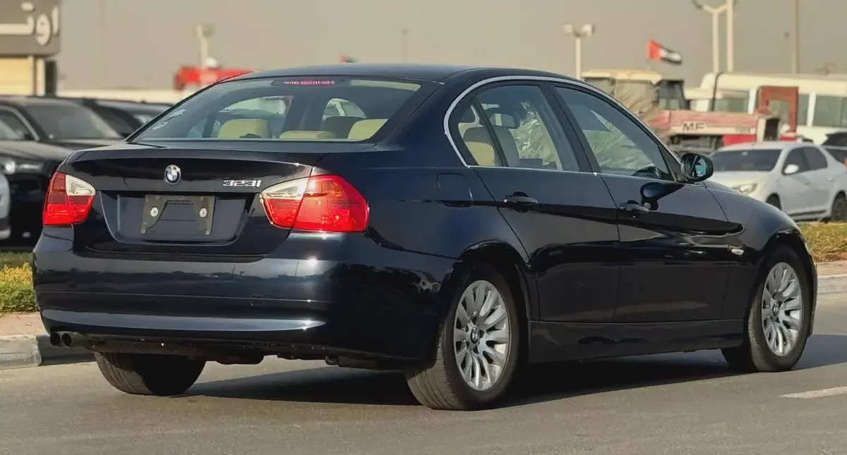 BMW 323i | 2006 | BEIGE INTERIOR | JAPAN IMPORT | CLEAN TITLE |-3-3