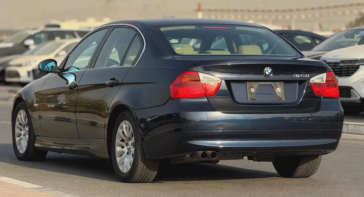 BMW 323i | 2006 | BEIGE INTERIOR | JAPAN IMPORT | CLEAN TITLE |-5-5