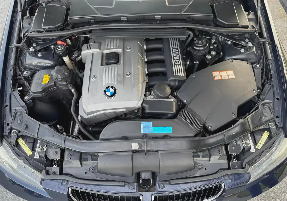 BMW 323i | 2006 | BEIGE INTERIOR | JAPAN IMPORT | CLEAN TITLE |-6-6