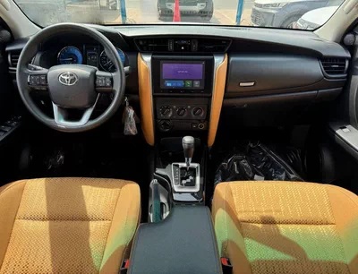 Toyota Fortuner EXR BASIC || 2.7L PETROL V4 / FABRIC SEATS / MANUAL AC (CODE # FPMB)-8