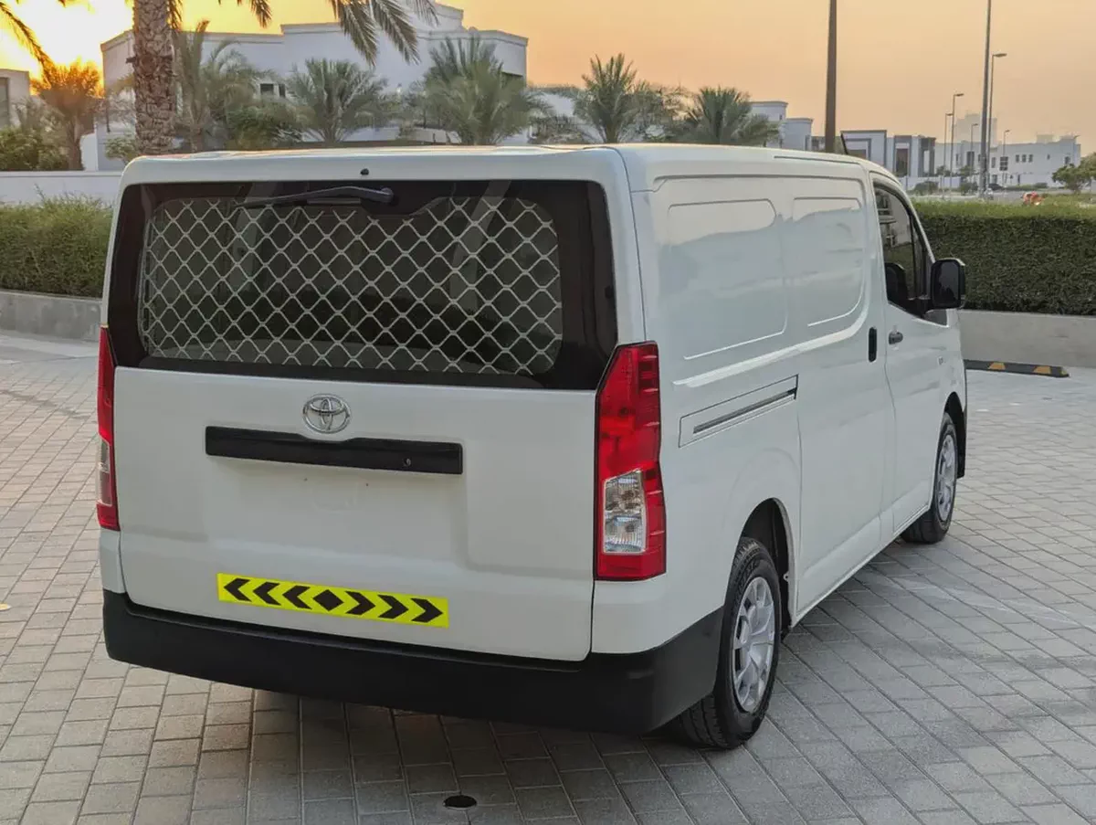 2021 Toyota Hiace Panel Van | GCC Specs | Low Mileage | Reliable Workhorse Premium Agency Condition-11-11