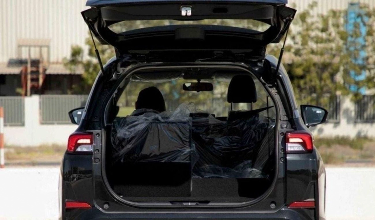Toyota Veloz Toyota Veloz 2025 Toyota Veloz V 1.5 - Black inside Black-4-0