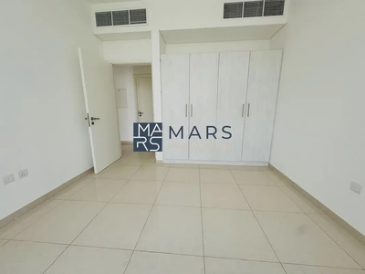 Spacious, Luxury 3 Bedroom Townhouse with Close Kitchen Available For Rent -11
