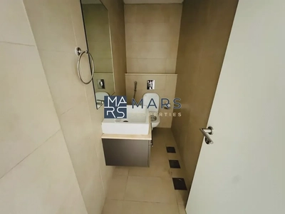 Spacious, Luxury 3 Bedroom Townhouse with Close Kitchen Available For Rent -14