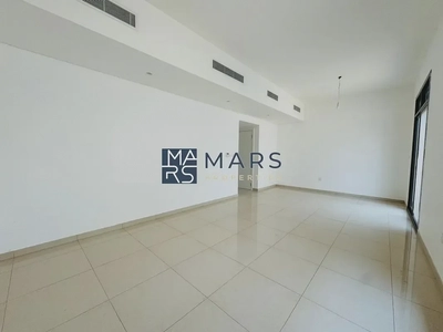 Spacious, Luxury 3 Bedroom Townhouse with Close Kitchen Available For Rent -18