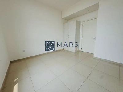 Spacious, Luxury 3 Bedroom Townhouse with Close Kitchen Available For Rent -5