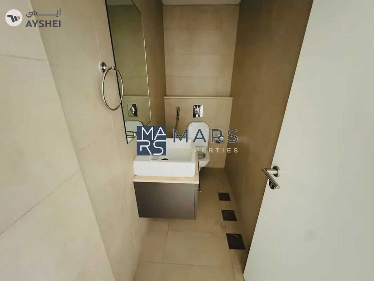 Spacious, Luxury 3 Bedroom Townhouse with Close Kitchen Available For Rent -14-14