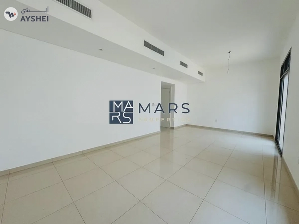 Spacious, Luxury 3 Bedroom Townhouse with Close Kitchen Available For Rent 
