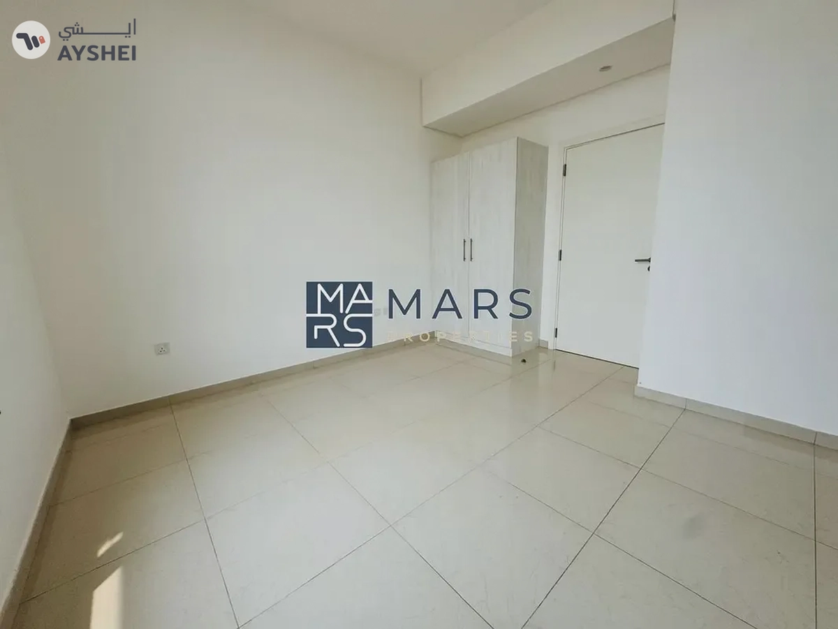 Spacious, Luxury 3 Bedroom Townhouse with Close Kitchen Available For Rent -5-5