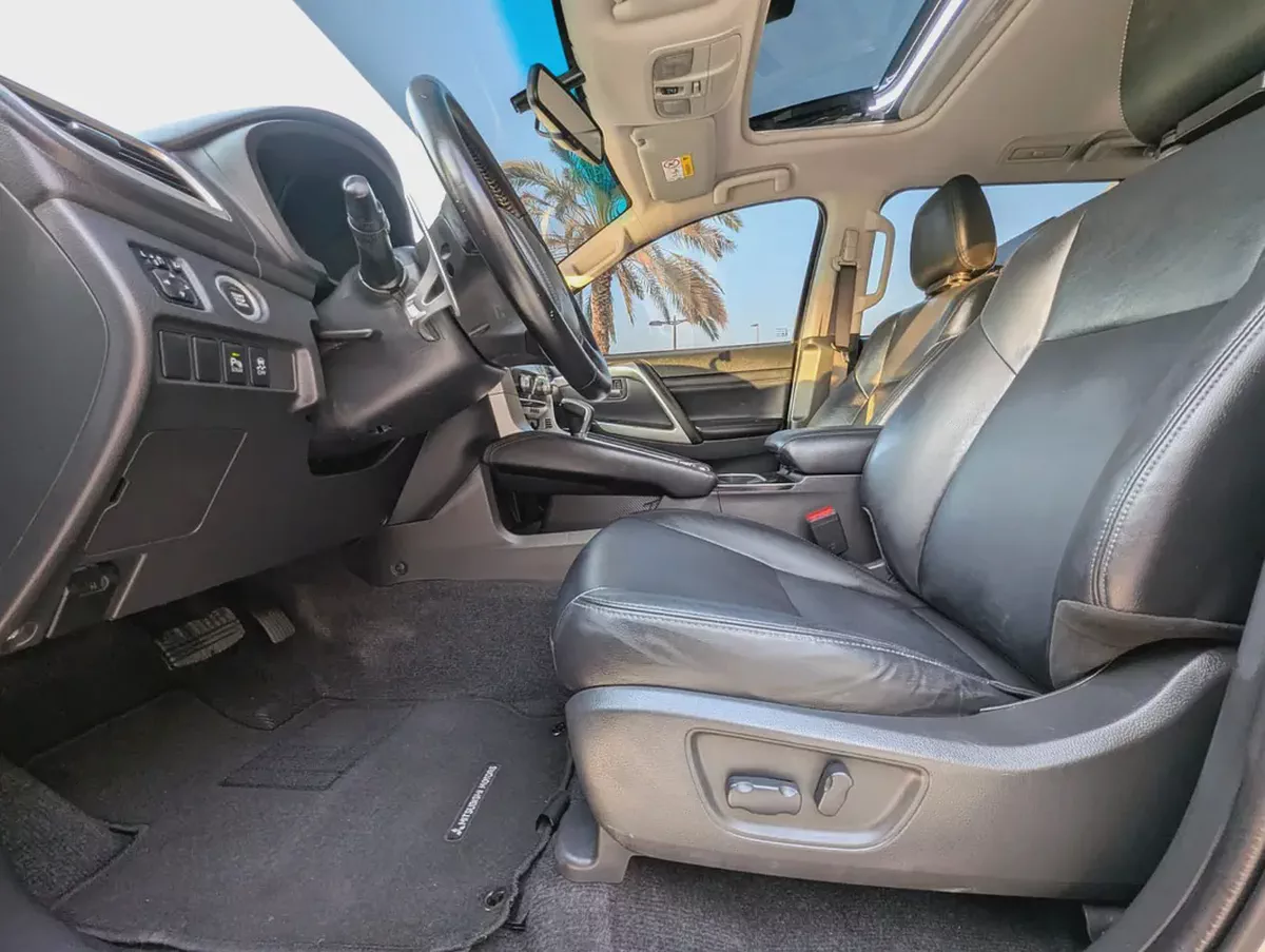 Mitsubishi Montero Sport 2023 GLS Top Line | GCC Specs  Excellent Condition Full Option-10-10