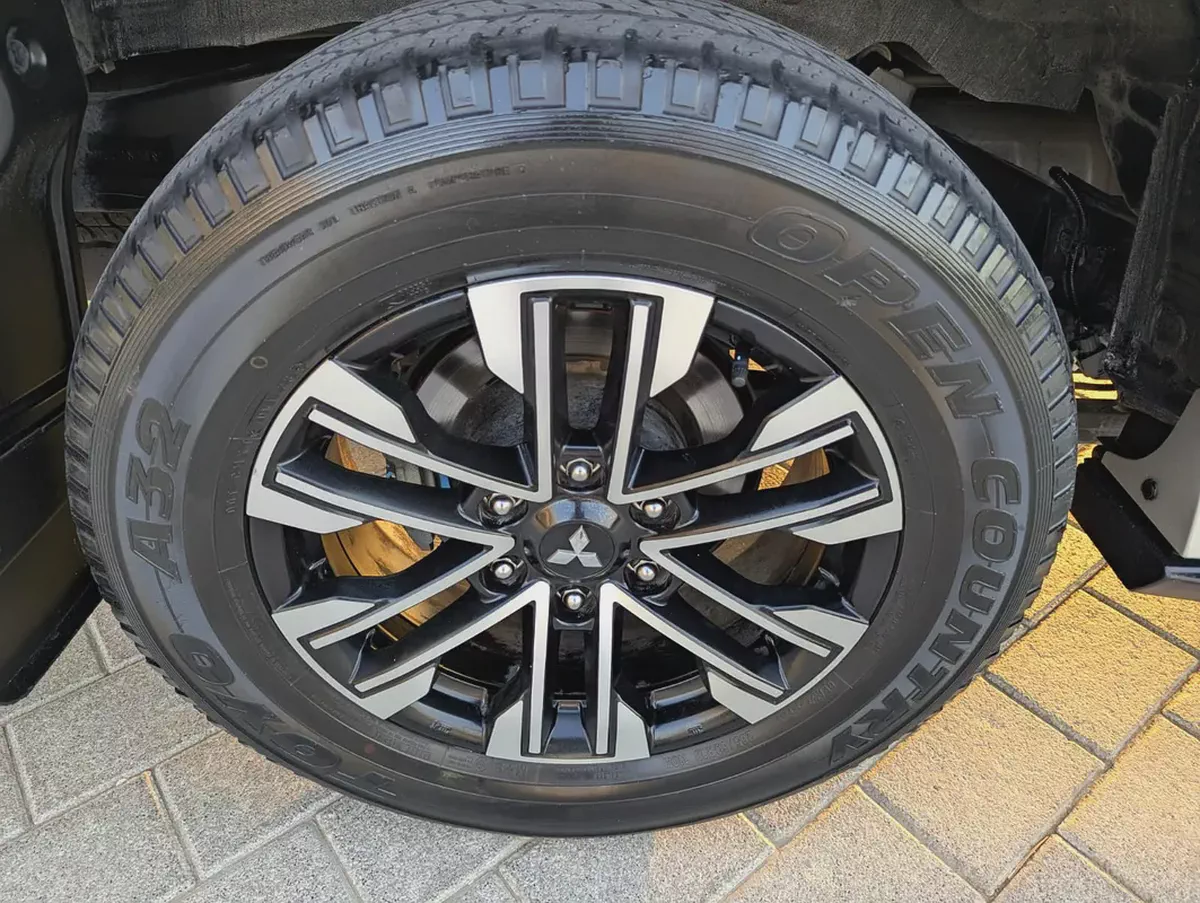Mitsubishi Montero Sport 2023 GLS Top Line | GCC Specs  Excellent Condition Full Option-18-18