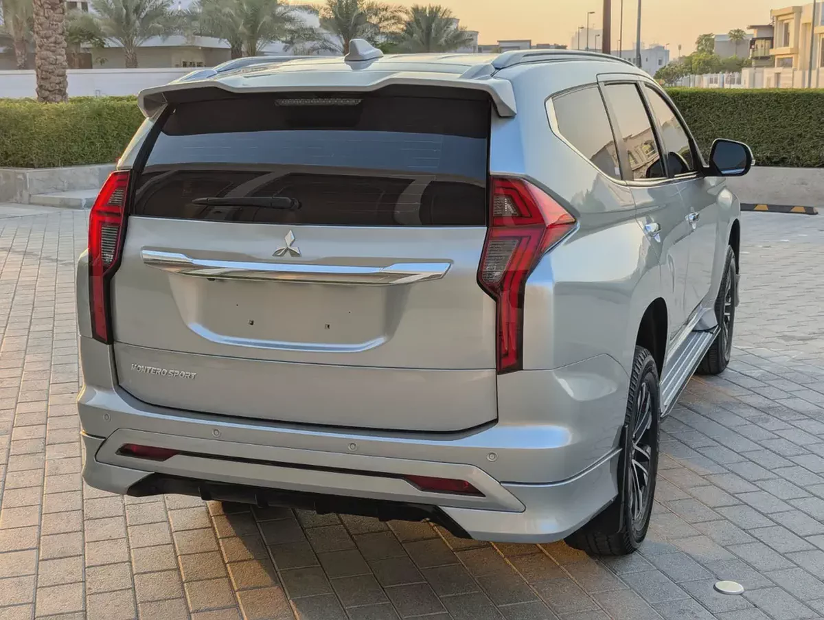 Mitsubishi Montero Sport 2023 GLS Top Line | GCC Specs  Excellent Condition Full Option-3-3