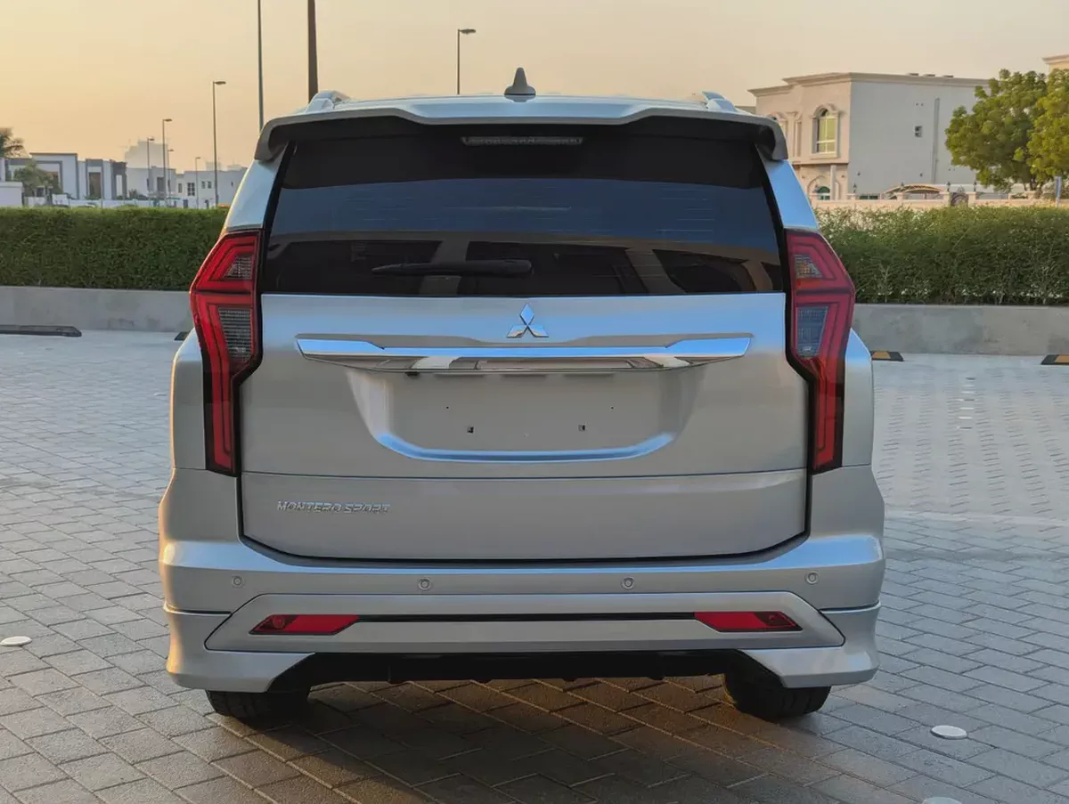 Mitsubishi Montero Sport 2023 GLS Top Line | GCC Specs  Excellent Condition Full Option-4-4
