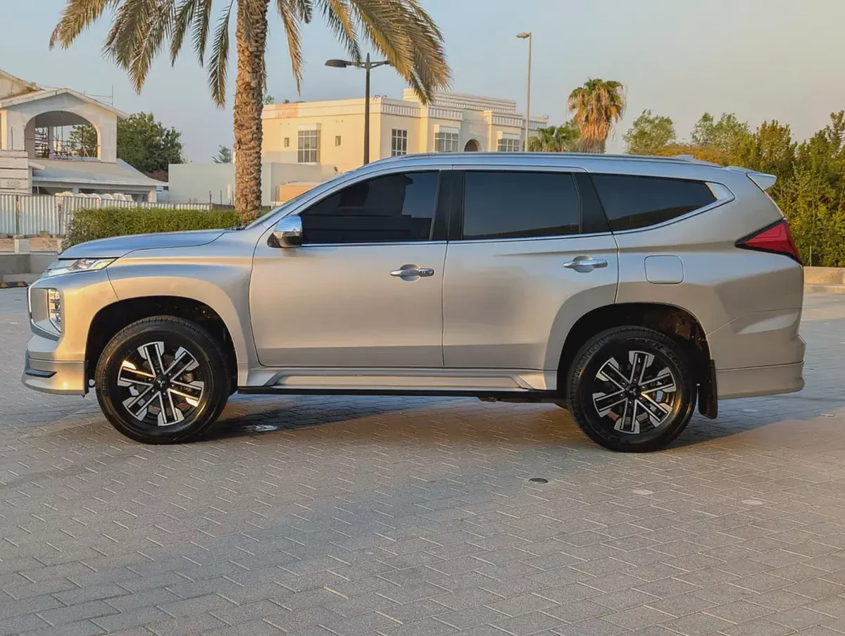Mitsubishi Montero Sport 2023 GLS Top Line | GCC Specs  Excellent Condition Full Option-6-6
