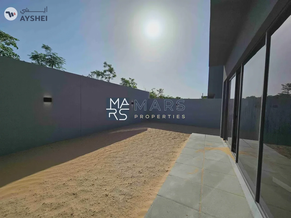 LUXURIOUS BRAND NEW 3-BEDROOM CORNER TOWNHOUSE FOR RENT IN ROBINIA MASAAR-15-15