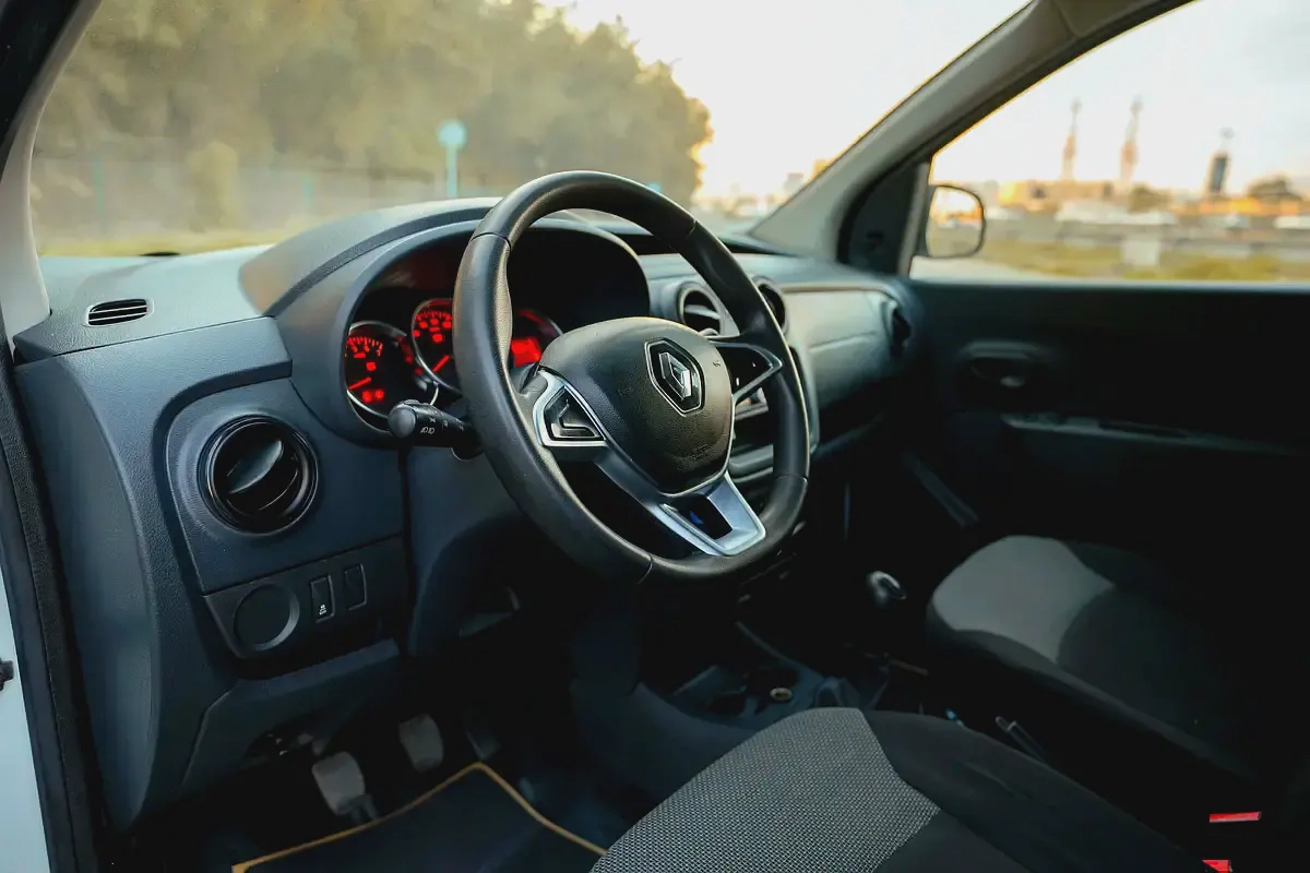 Renault Dokker Delivery Van | GCC Specs | Ref#R32766-10-10