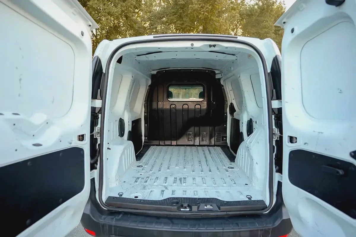 Renault Dokker Delivery Van | GCC Specs | Ref#R32766-6-6