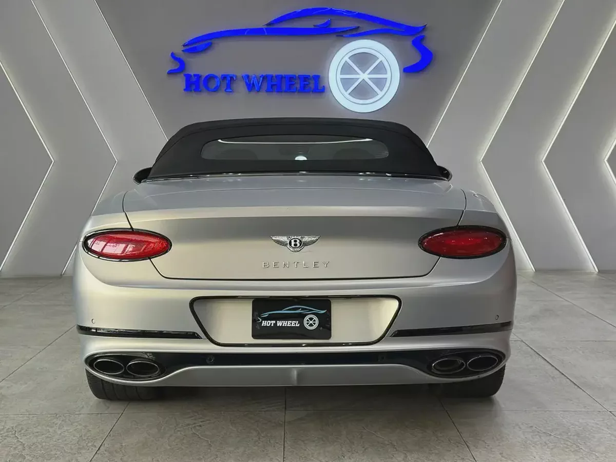 2022 - Bentley Continental GT - Convertible | V8 prestige condition for 666,000.00 AED-3-3