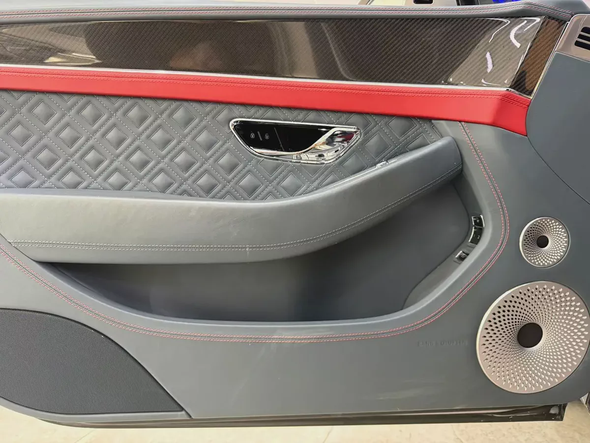 2022 - Bentley Continental GT - Convertible | V8 prestige condition for 666,000.00 AED-8-8