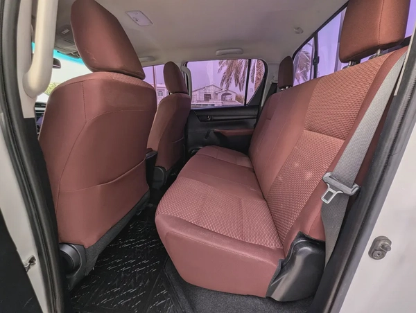 2022 Toyota Hilux GL 2.7 L  4X4 Automatic - Original paint - GCC Specs Dual Cab Pickup |