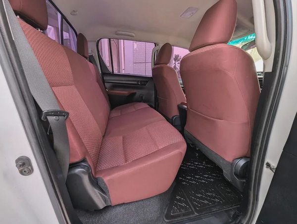 2022 Toyota Hilux GL 2.7 L  4X4 Automatic - Original paint - GCC Specs Dual Cab Pickup |