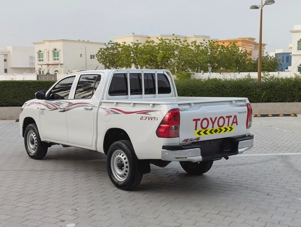 2022 Toyota Hilux GL 2.7 L  4X4 Automatic - Original paint - GCC Specs Dual Cab Pickup |