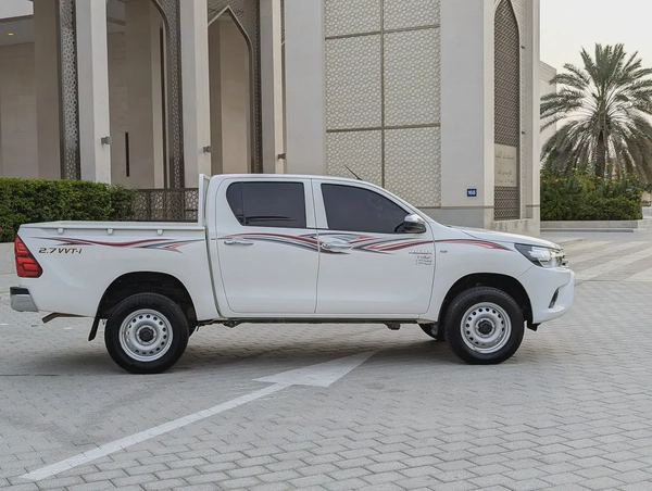 2022 Toyota Hilux GL 2.7 L  4X4 Automatic - Original paint - GCC Specs Dual Cab Pickup |