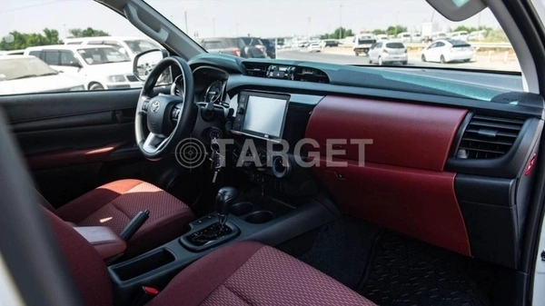 Toyota Hilux 2.4L AT 4WD DIESEL