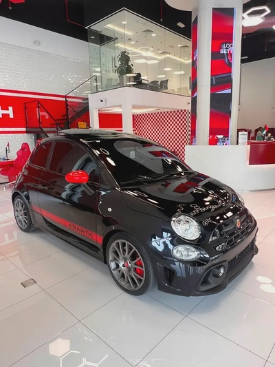 Abarth 695 Turismo Hatchback 1.4L-9