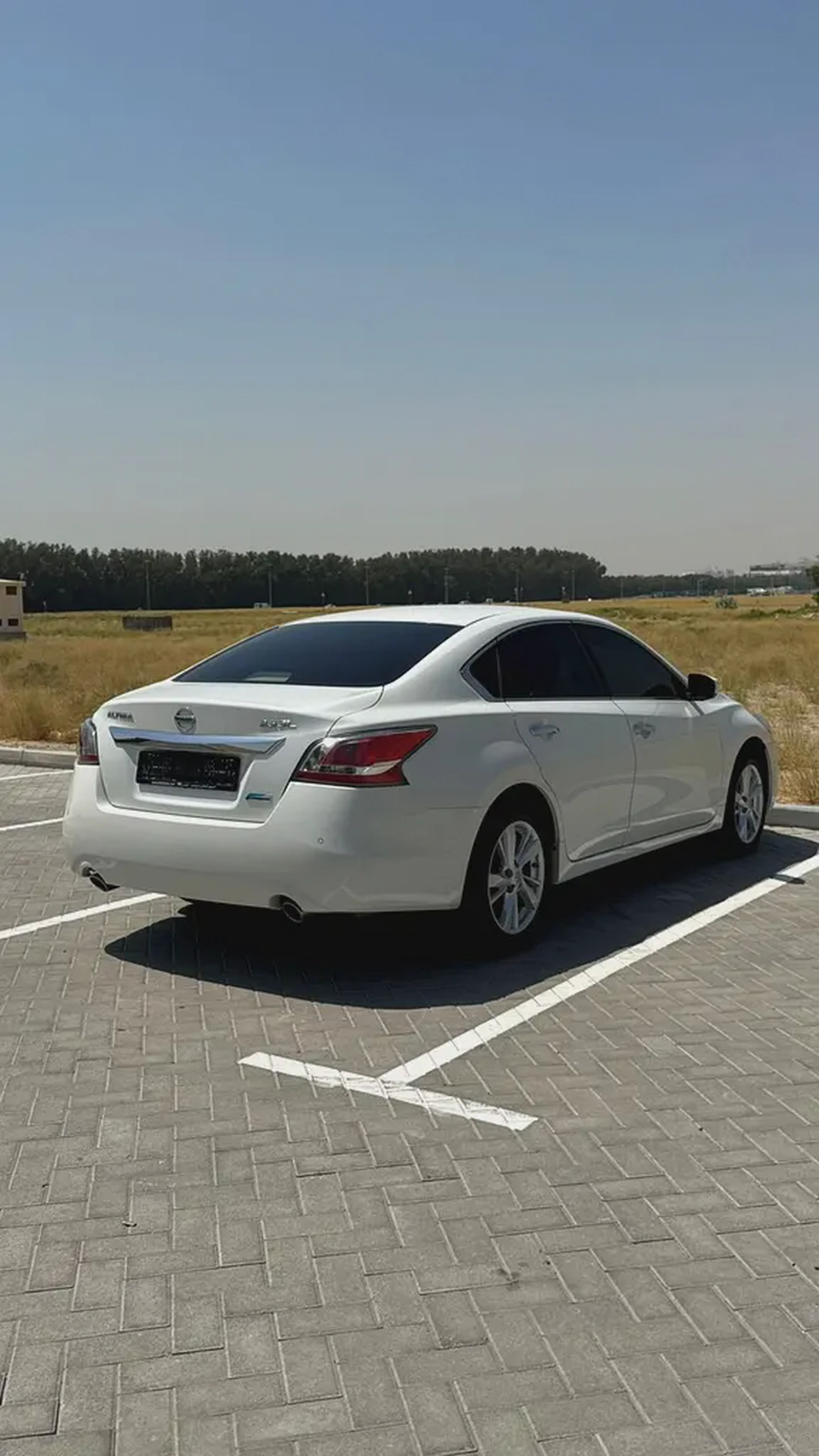 Nissan Altima SL | 2015 | GCC | Full Option | 151,000 km | White / Beige | Fully Serviced-5-5