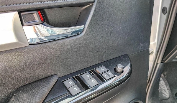 Toyota Hilux Toyota Hilux 2.4L Diesel AT Full Option MY2025_Silver