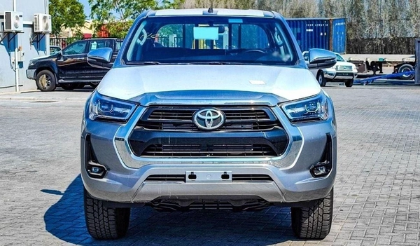 Toyota Hilux Toyota Hilux 2.4L Diesel AT Full Option MY2025_Silver