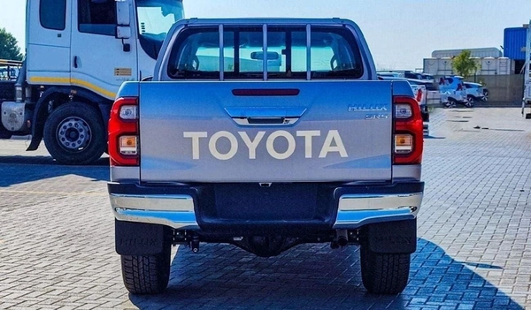 Toyota Hilux Toyota Hilux 2.4L Diesel AT Full Option MY2025_Silver