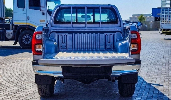 Toyota Hilux Toyota Hilux 2.4L Diesel AT Full Option MY2025_Silver