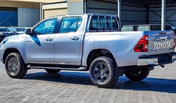 Toyota Hilux Toyota Hilux 2.4L Diesel AT Full Option MY2025_Silver