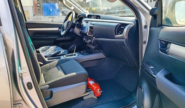 Toyota Hilux Toyota Hilux 2.4L Diesel AT Full Option MY2025_Silver